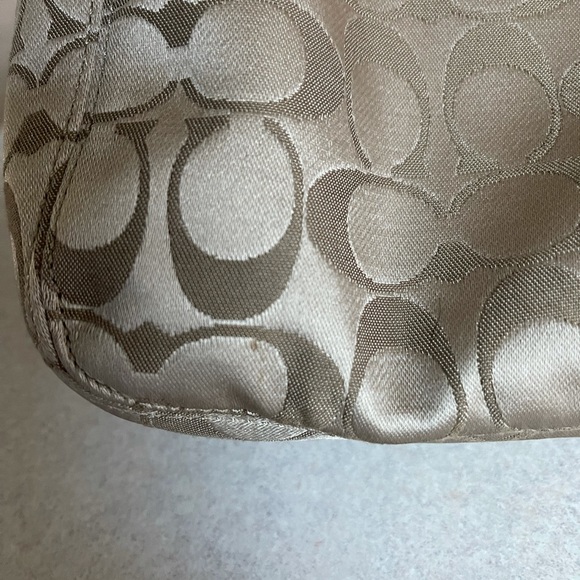 Authentic Coach Ashley Signature Hobo Bag Khaki - Picture 14 of 16